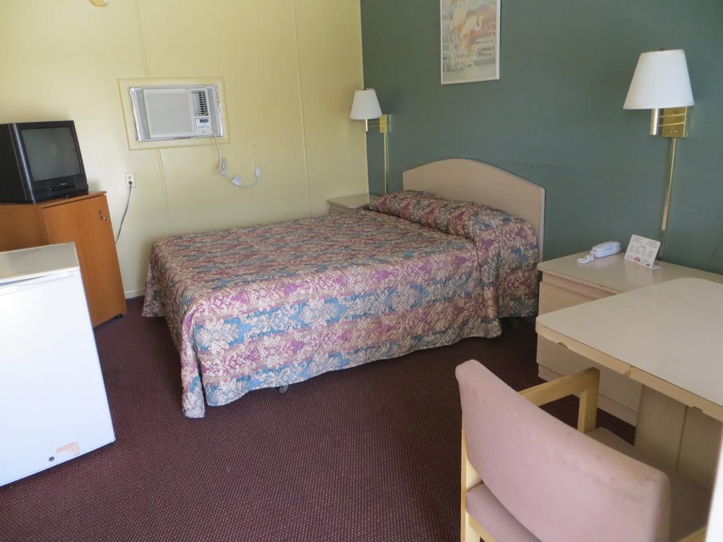 Travelers Inn Okeechobee Værelse billede