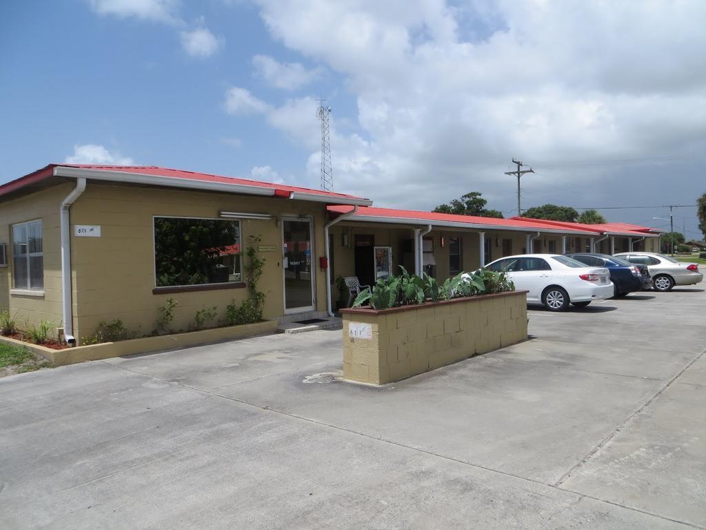 Travelers Inn Okeechobee Eksteriør billede