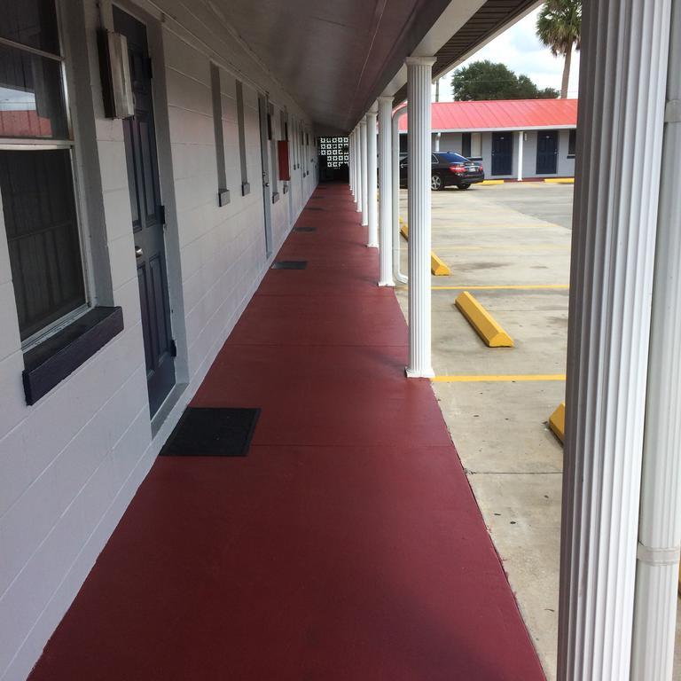 Travelers Inn Okeechobee Eksteriør billede
