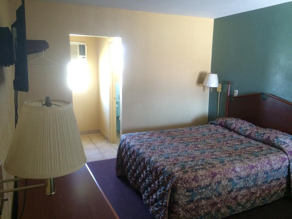 Travelers Inn Okeechobee Eksteriør billede